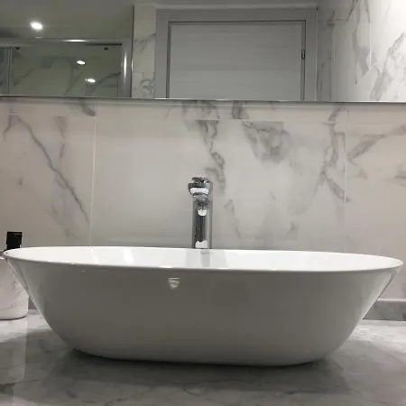 Dom wakacyjny The Cove 1.3km From Formia